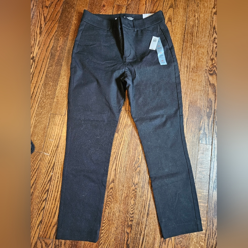 Old Navy High-Rise Pixie Skinny Pants in Black